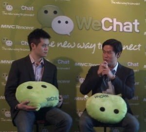 ki-ka: Chief Marketing Officer Andy Lau dan Chief Executive Officer David Audy menjelaskan fitur terbaru pada WeChat 5.1