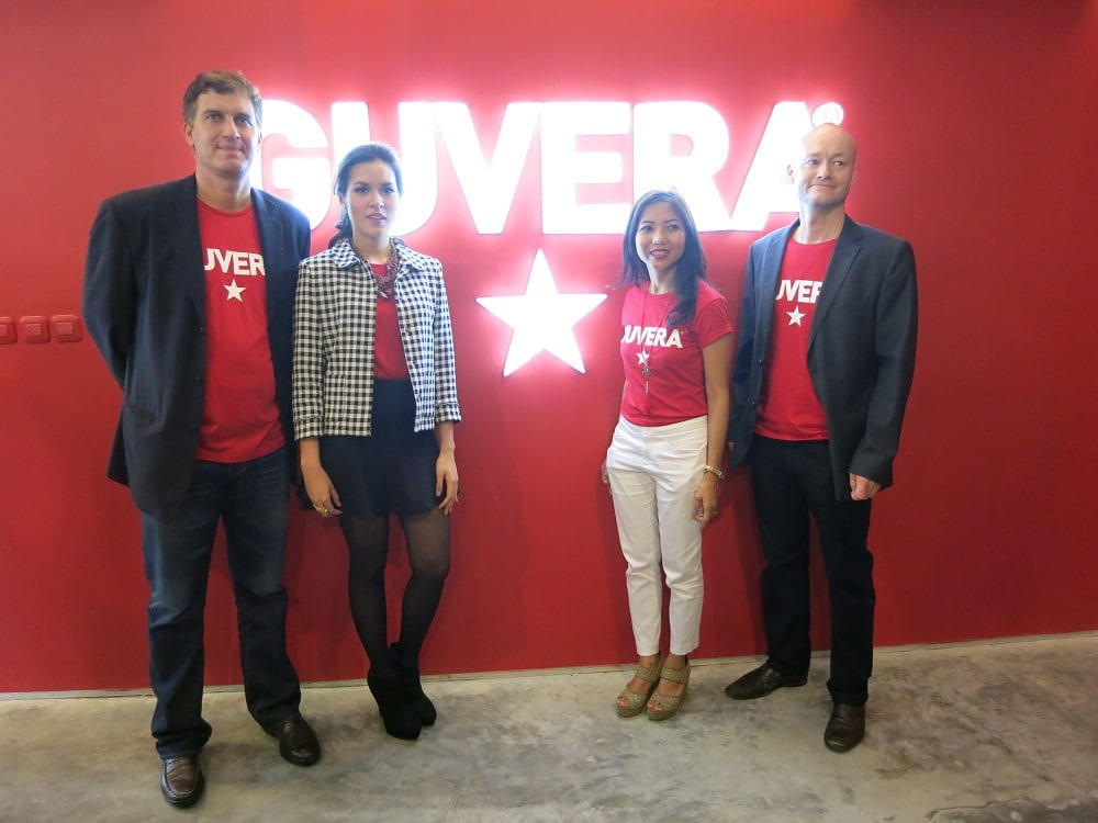 (ki-ka) Michael Wallis Brown (Chief Commercial Officer Guvera), Raisa (penyanyi), Dian Nur Farida (Marketing Director Guvera Indonesia), Pontus Sonnerstedt (CEO Skybee)