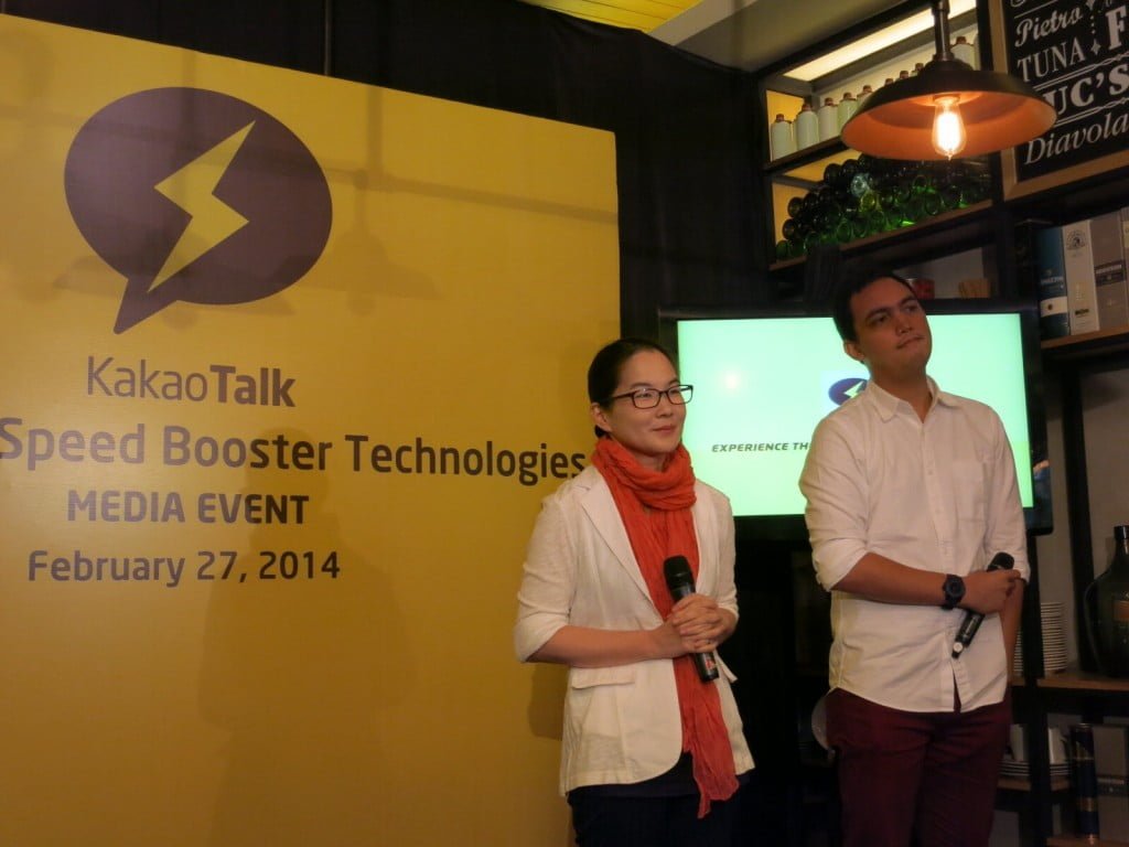 Kate Sohn, Vice President of Global Business Development Kakao Corp (kiri) dan Mario Nicholas, Product Manager Kakao Indonesia (kanan)