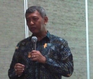 Dekan FMIPA ITS Prof. DR. R.Y. Perry Burhan, Msc