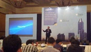 Santosh Viswanathan (Country Manager, Intel Indonesia), "Intel memberikan solusi IoT end-to-end. "